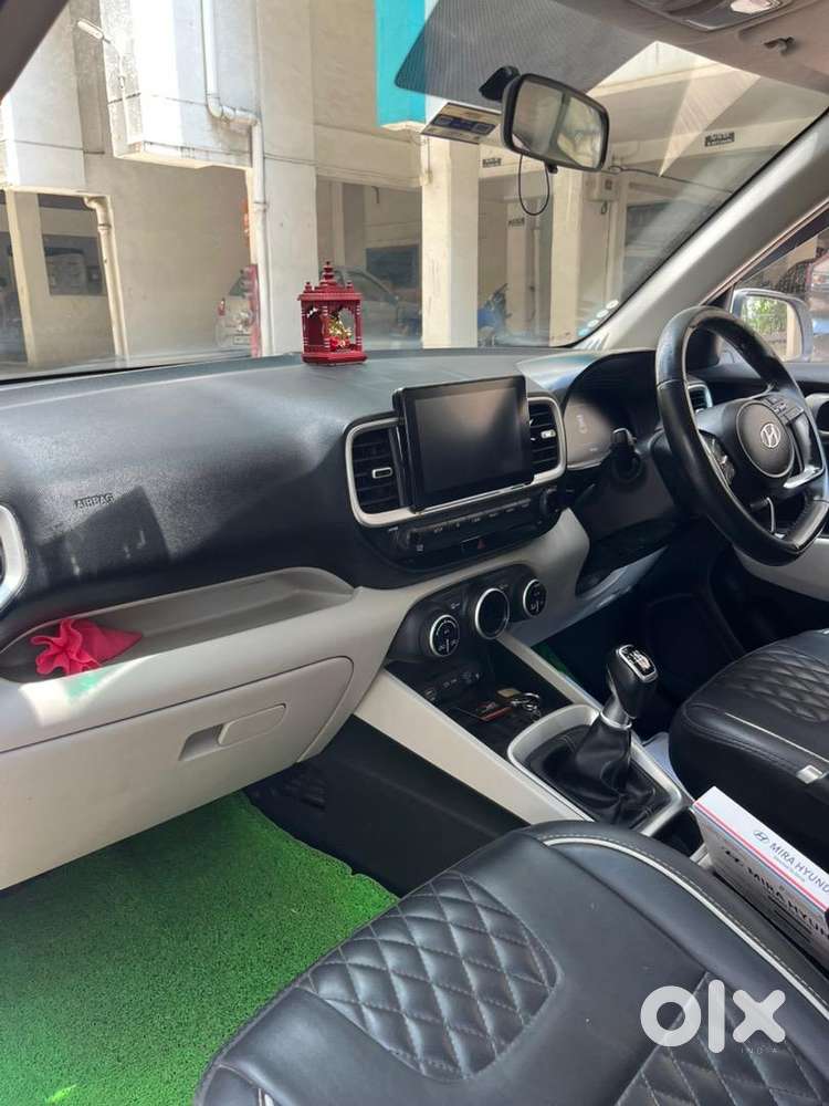 Hyundai Venue 2023 Diesel Well Maintained