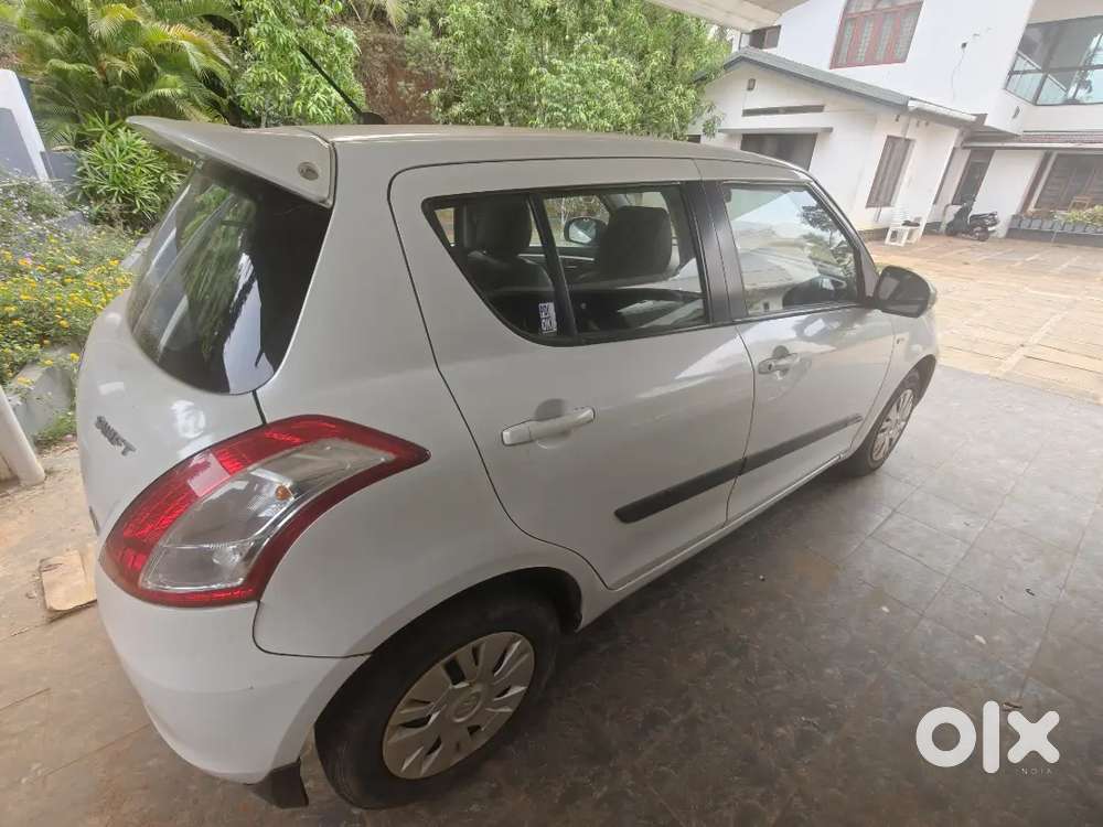 Maruti Suzuki Swift 2011 Diesel 130000 Km Driven