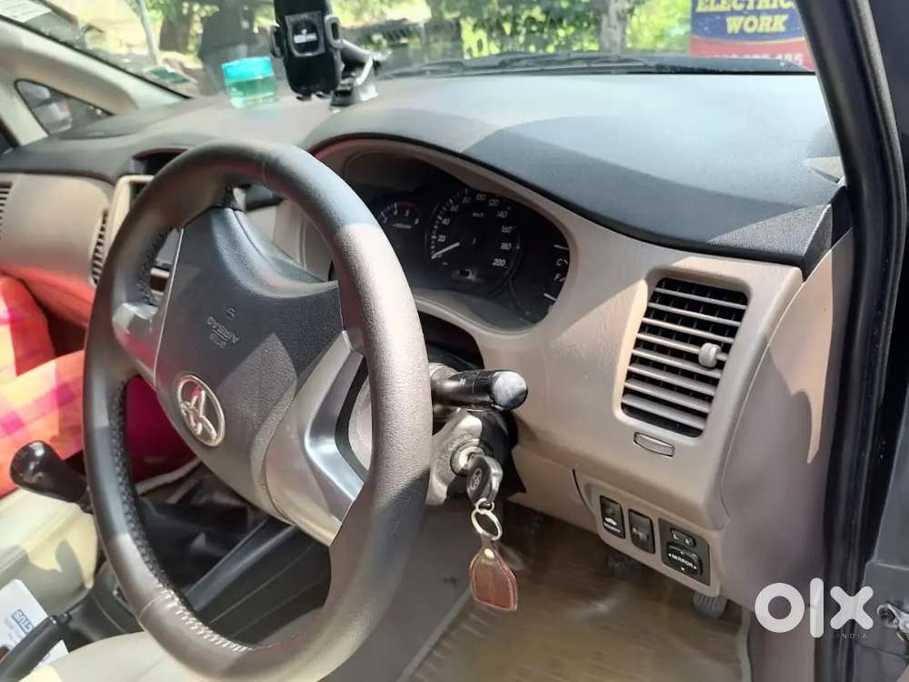 Toyota Innova G4 2015