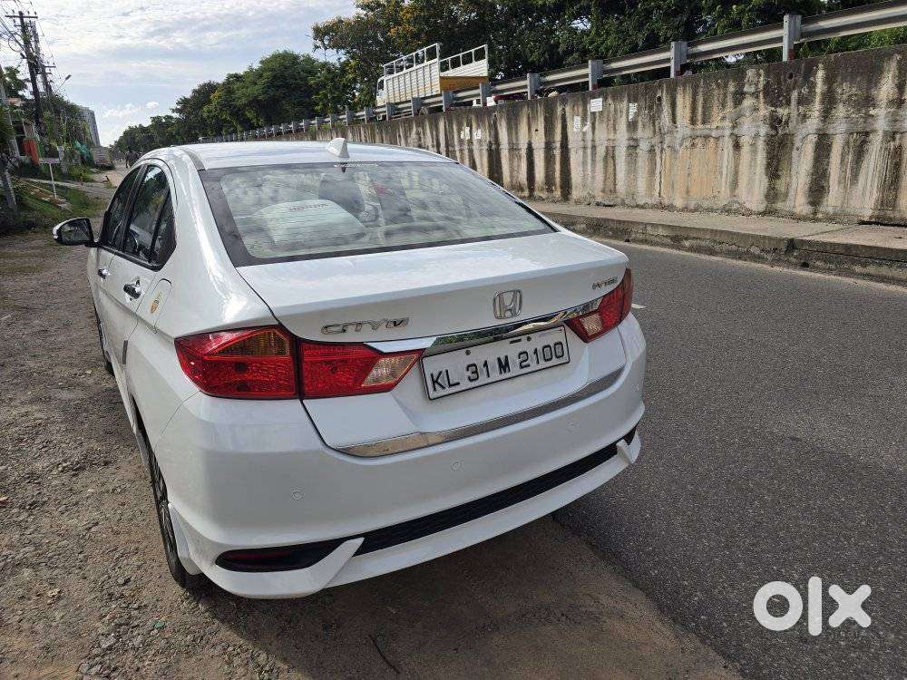 Honda City I-vtec V, 2018, Petrol