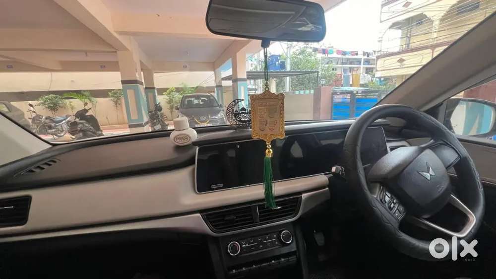 Mahindra Xuv700 2022 Petrol Well Maintained