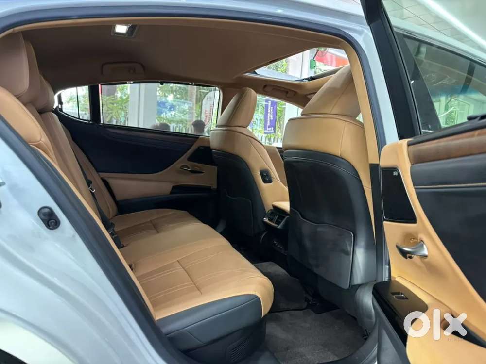 Lexus Es, 2023, Petrol