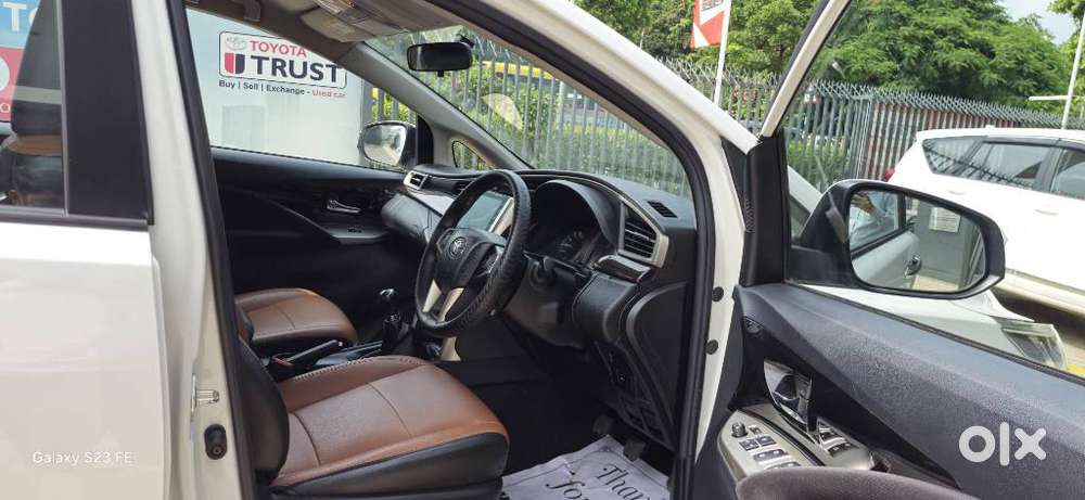 Toyota Innova Crysta 2.7 V, 2022, Petrol