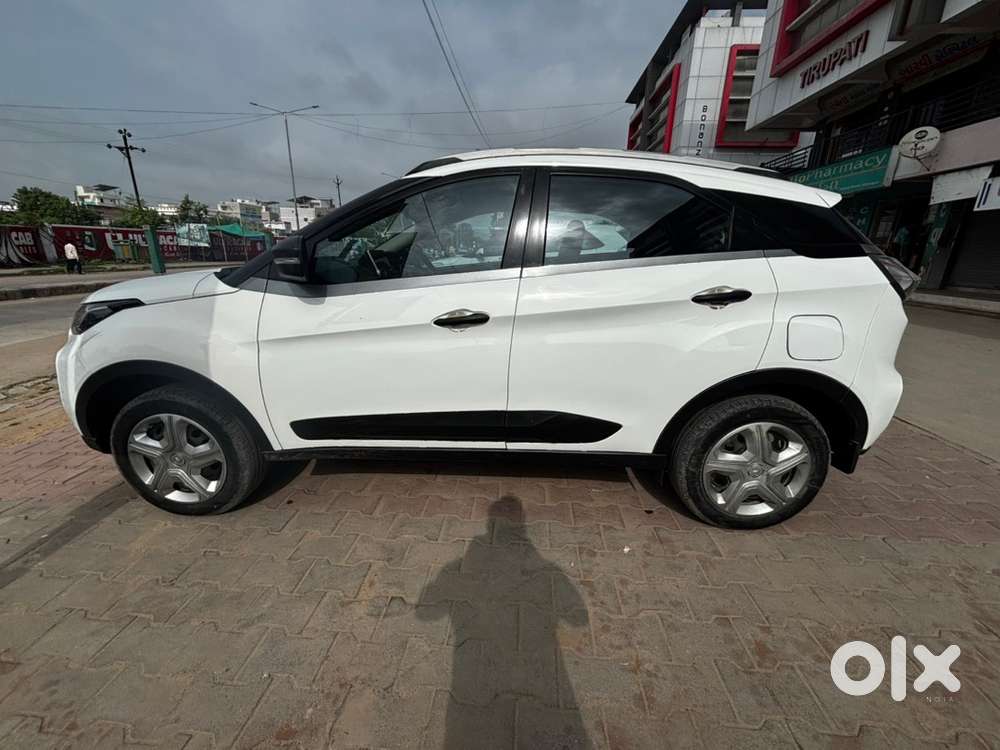 2021 Tata Nexon Xm Petrol Cng  1st Owner  90,000 Km