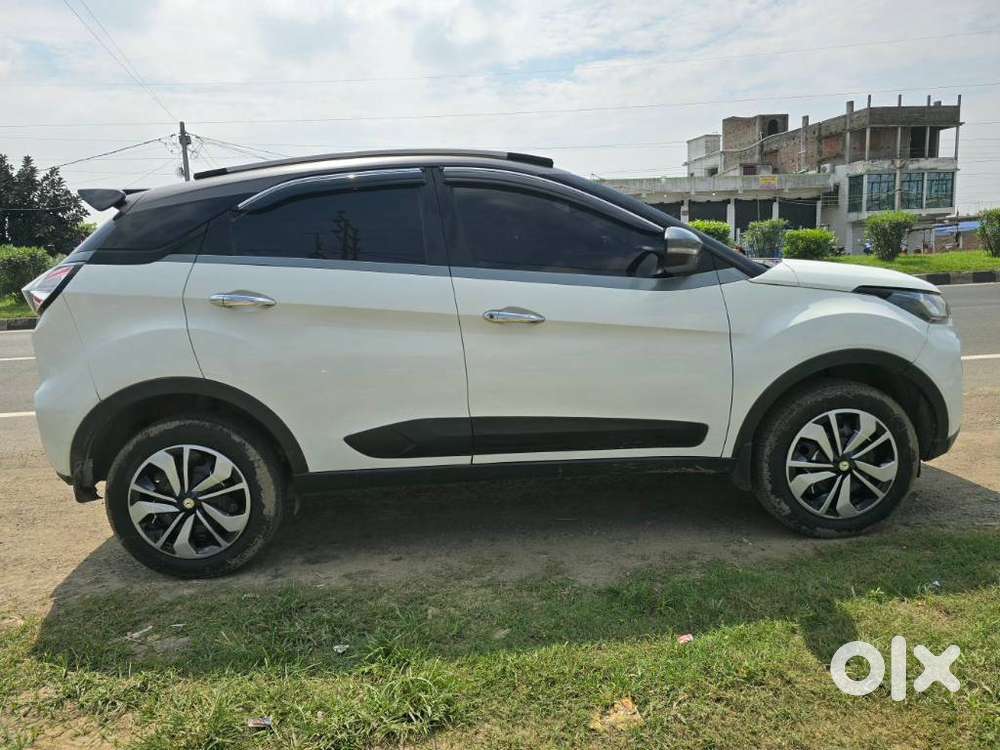 Tata Nexon 1.2 Revotron Xt, 2020, Petrol