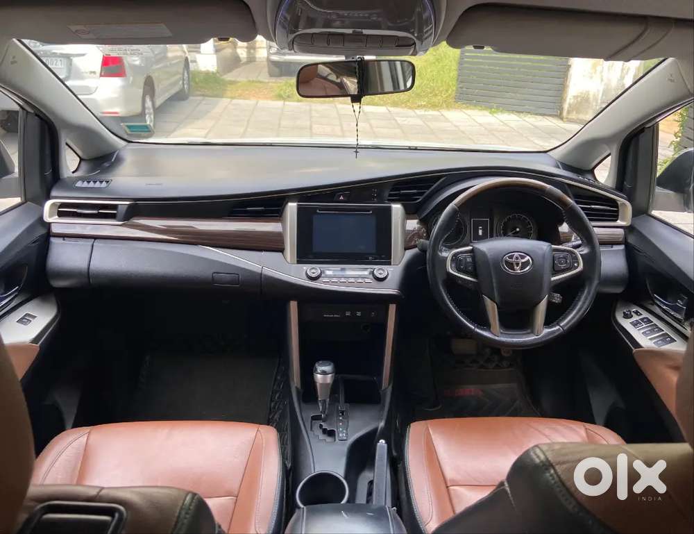Toyota Innova Crysta Automatic 2.8 Zx Fully Company Serviced