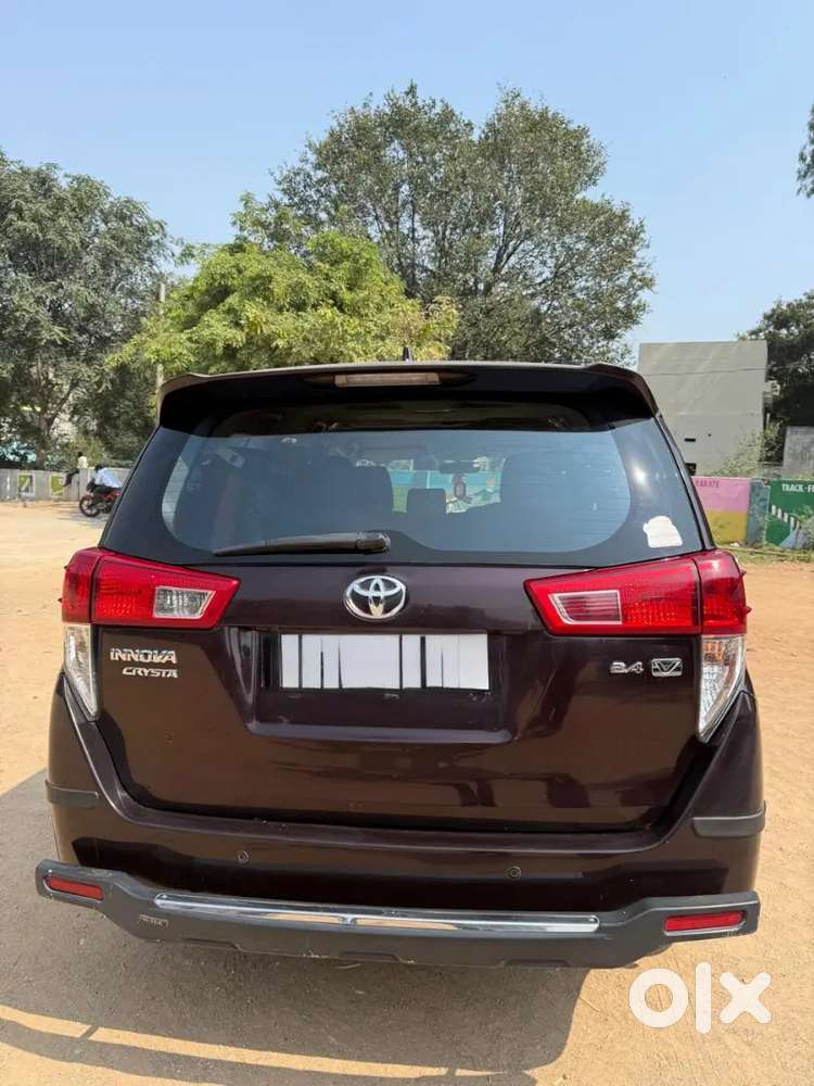 Toyota Innova Crysta 2018 Diesel 130000 Km Driven