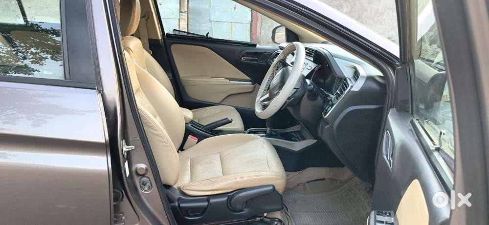 Honda City V At Sunroof I-vtec, 2016, Petrol