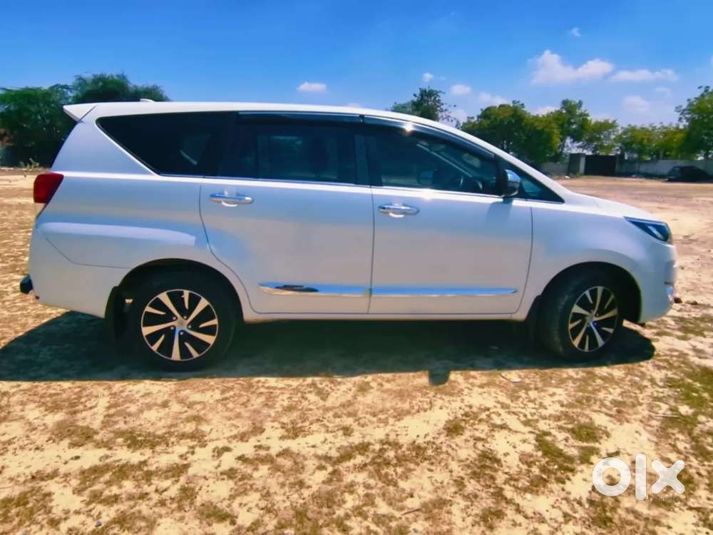 Toyota Innova Crysta [2020-ongoing] 2.4 Zx 7 Str, 2025, Diesel