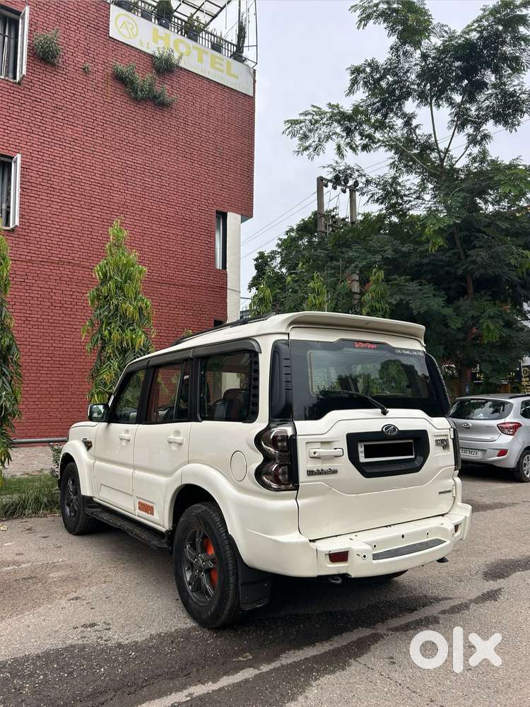 Mahindra Scorpio Classic 2.2 S 11 Mt 7 Str, 2017, Diesel