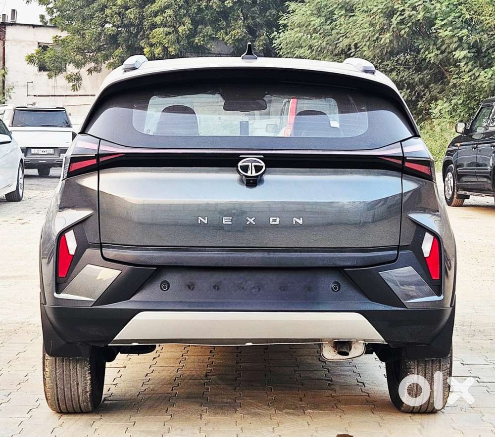 Tata Nexon Fearless S Purple 1.2 Revotron Petrol 6mt Dual Tone, 2023..