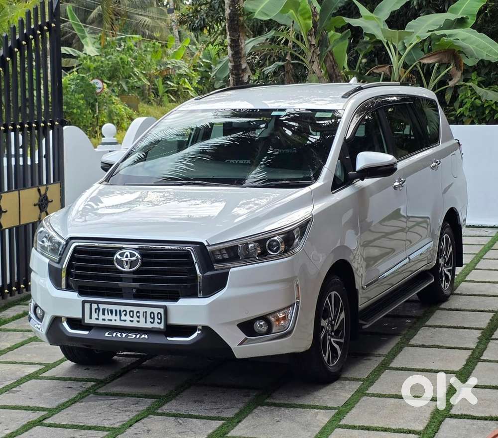 Toyota Innova Crysta 2024