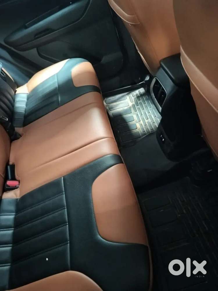 Kia Sonet 2025 Petrol 7500 Km Driven