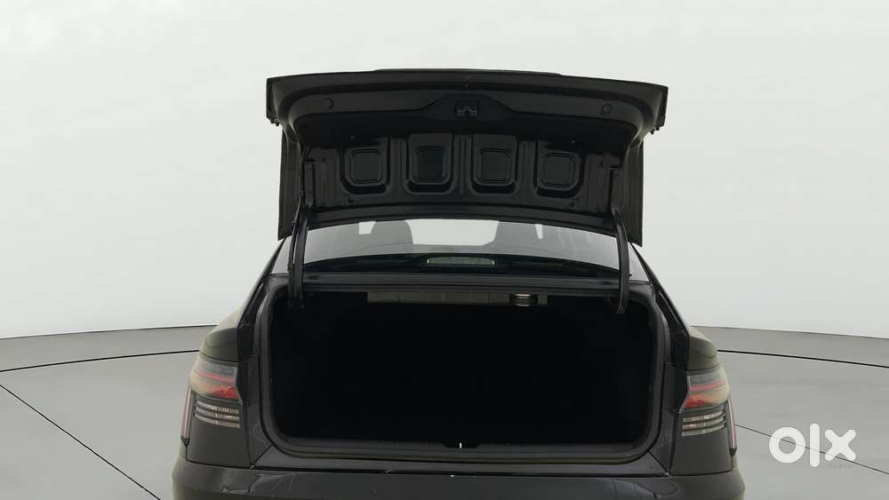 Hyundai Verna 1.5 Sx (o) Ivt, 2023, Petrol