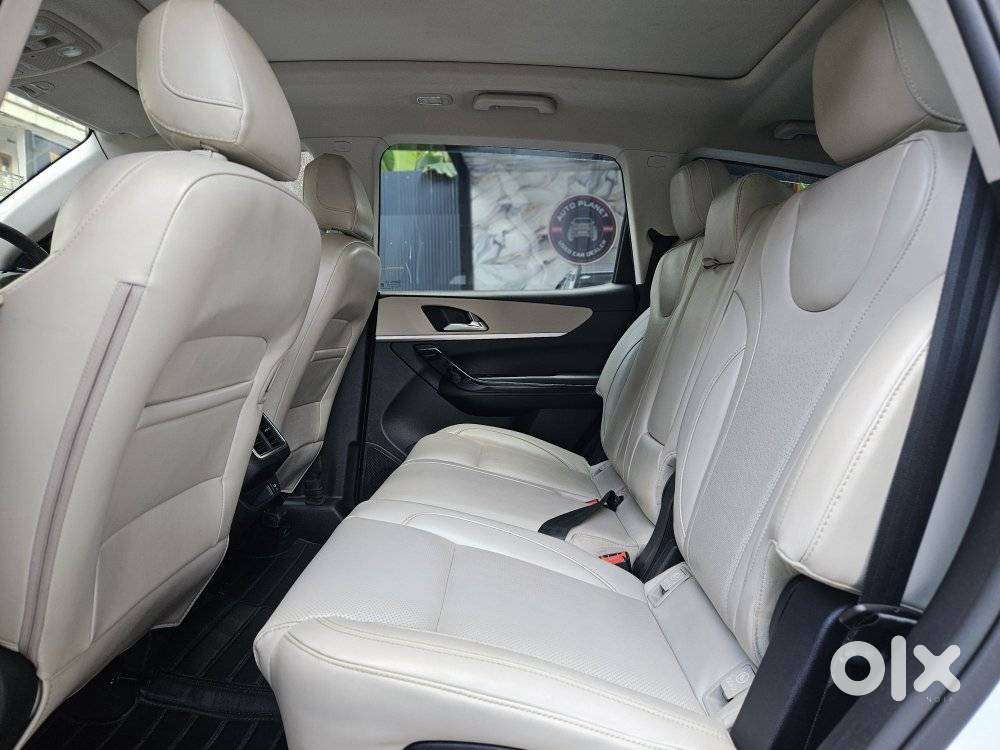 Mahindra Xuv700 2.2 Ax 7 Diesel At Luxury Pack Str, 2023, Diesel