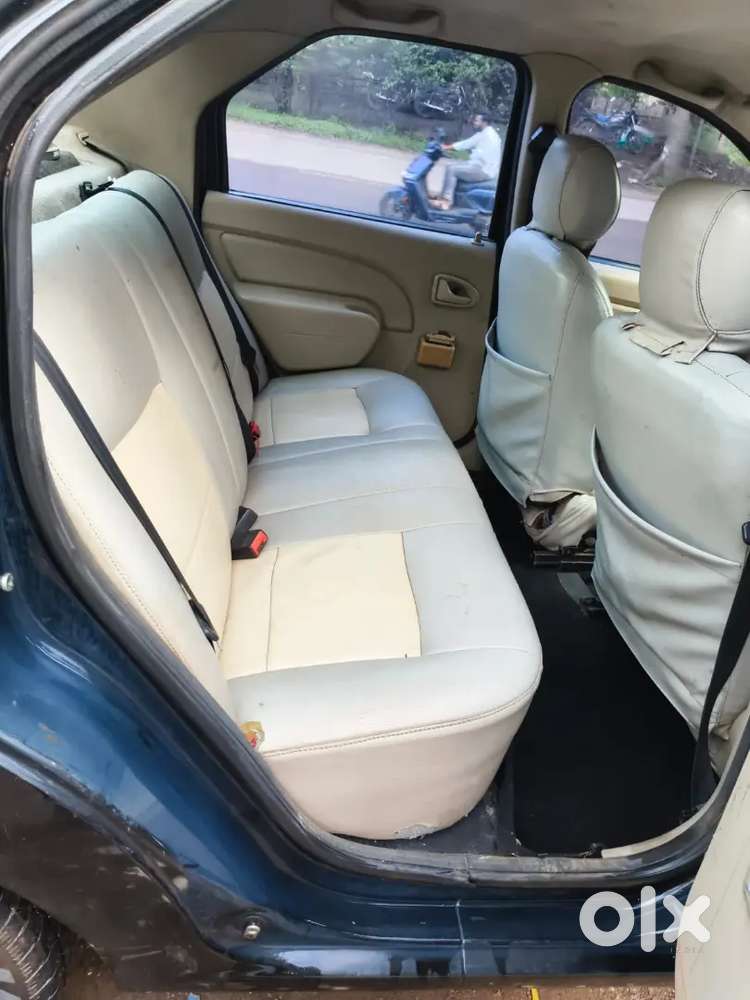 Mahindra Logan Petrol 2007