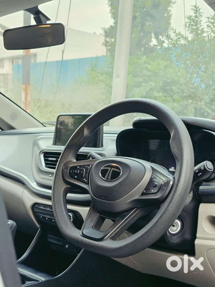 Tata Altroz 1.2 Xm Plus, 2025, Petrol