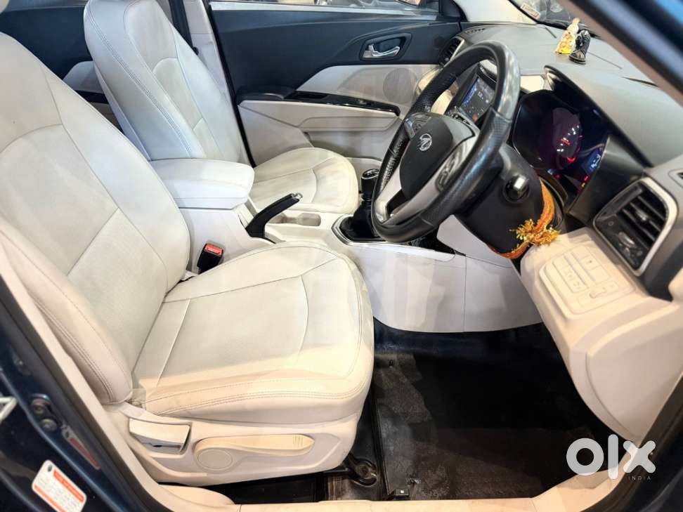 Mahindra Xuv300 W8 Option, 2021, Petrol