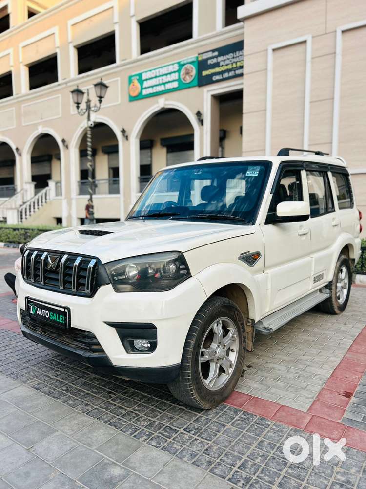 Mahindra Scorpio S11 Mt 7s, 2015