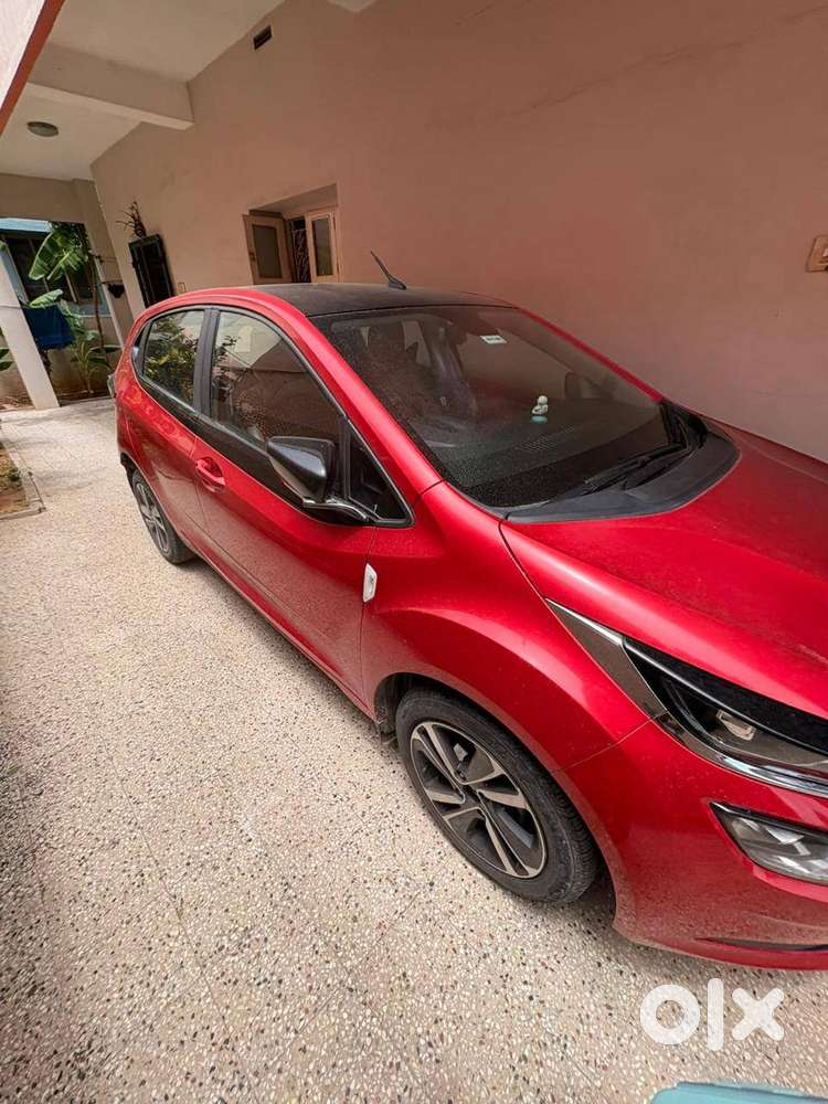 Well Maintain Doctor Used Vehicle With Dual Tone Colour Black