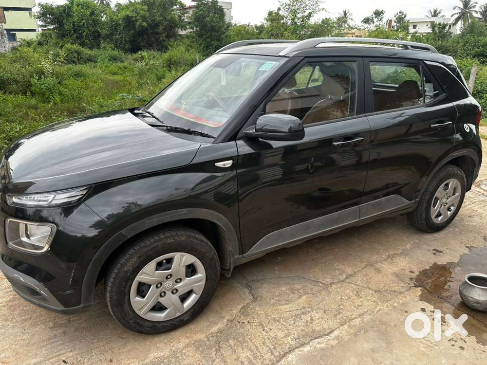 Hyundai Venue S Plus Petrol Manual 2020