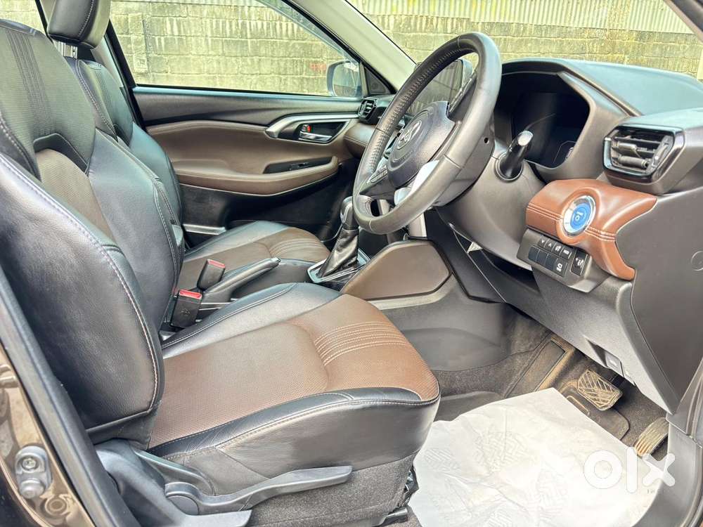 Toyota Urban Cruiser Hyryder 1.5 V Hybrid, 2023, Cng & Hybrids