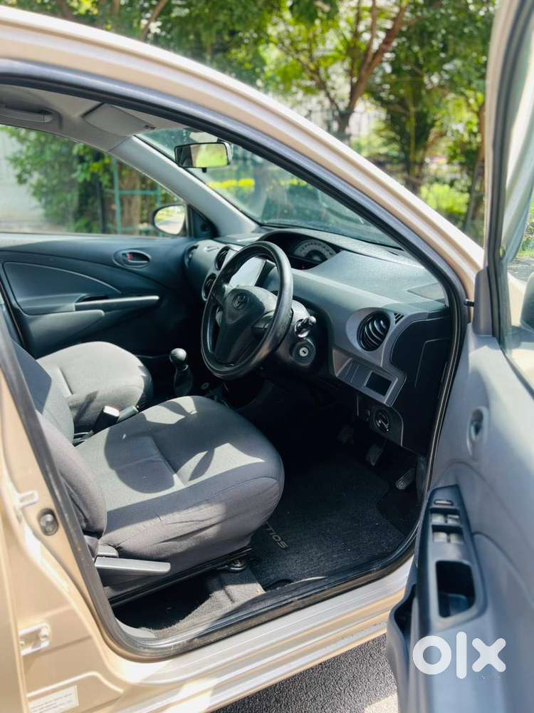 Toyota Etios Liva G Plus, 2012, Petrol