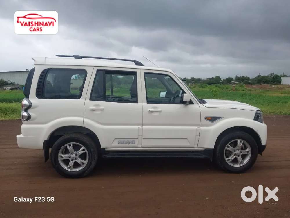 Mahindra Scorpio S10, 2015, Diesel