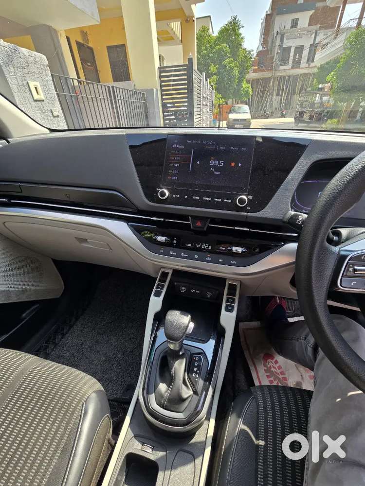 Kia Carens Prestige Plus 2022 Petrol Automatic