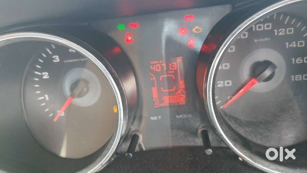 Mahindra Tuv 300 T10, 2020, Diesel