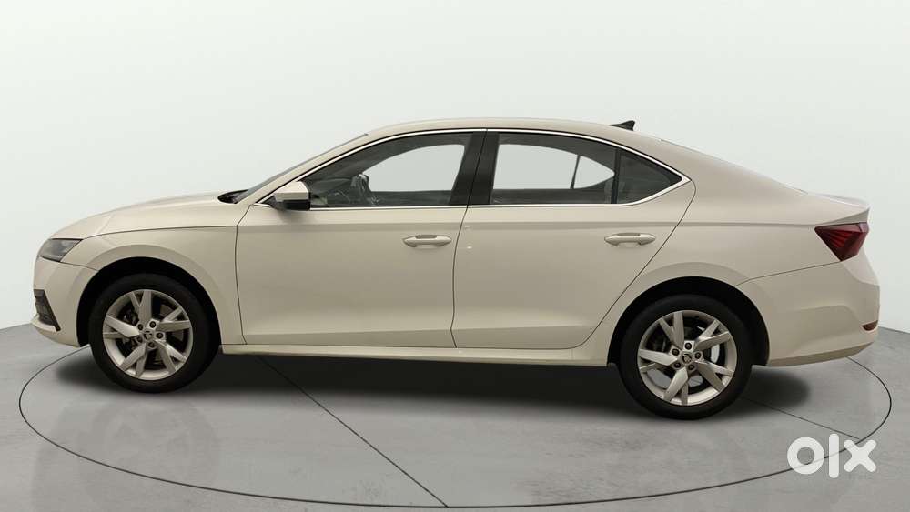 Skoda Octavia 2.0 Style Tsi At, 2022, Petrol