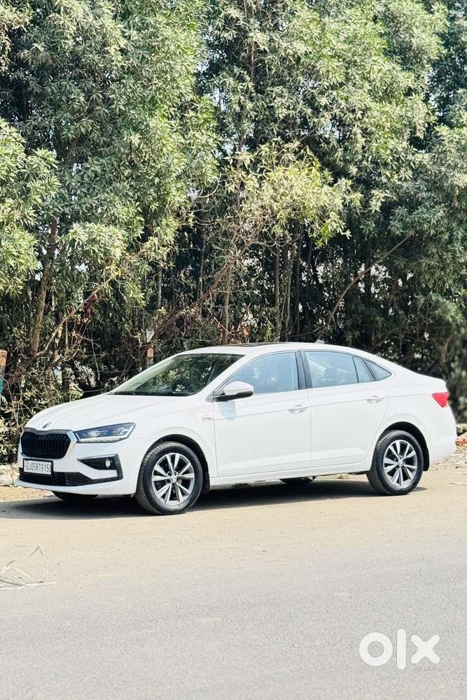Skoda Slavia 1.0 Tsi Style At, 2023, Petrol