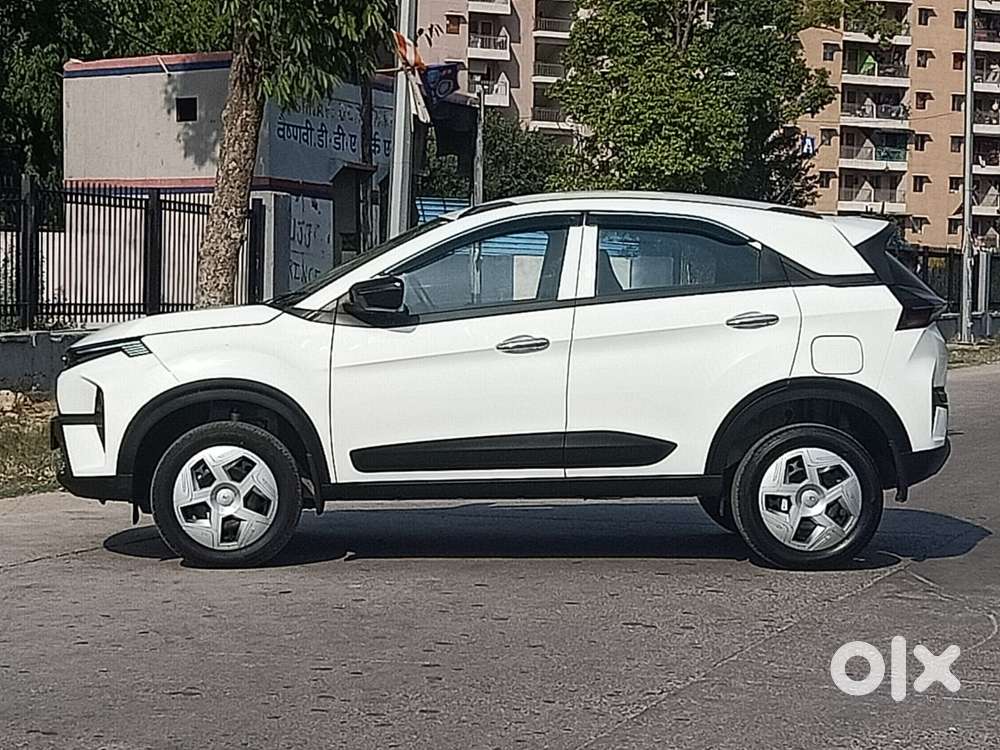 Tata Nexon Smart Plus S 1.2 Revotron Petrol 5 Mt, 2026, Petrol