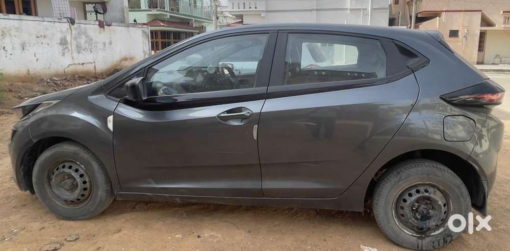 Tata Altroz 2022 Petrol Well Maintained