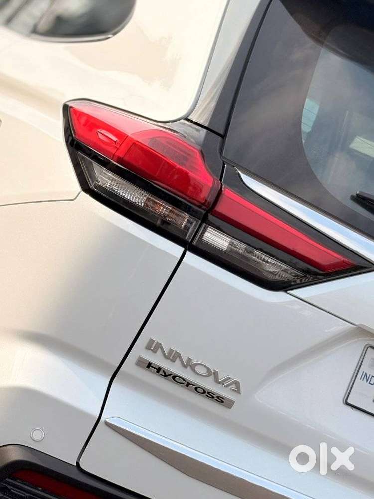 Toyota Innova Hycross 2.0 Zx (o) Hybrid 7 Str, 2025, Cng & Hybrids