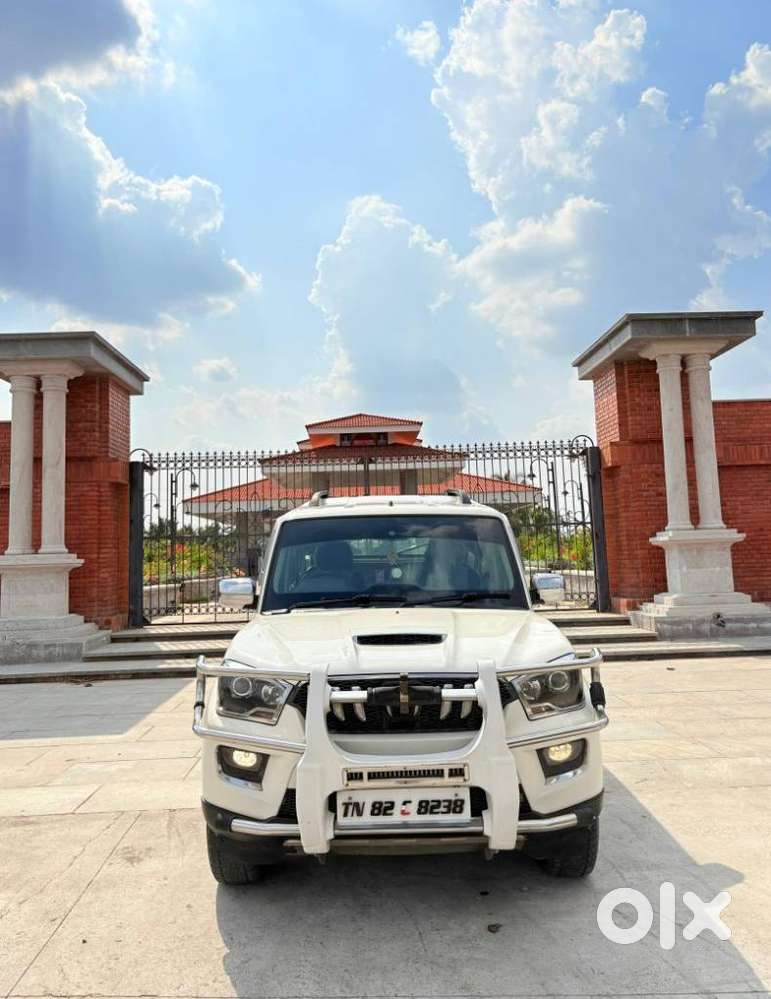 Mahindra Scorpio S10, 2017, Petrol