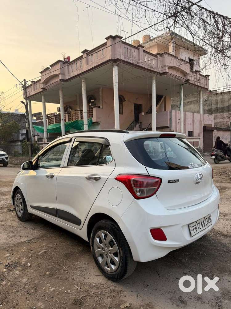 Hyundai Grand I10 2016 Petrol Sportz Manufacture 2015 Nov