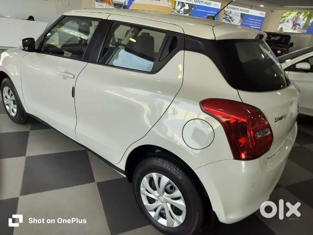 Maruti Suzuki Swift Vxi 2023 Petrol 13000 Km Driven