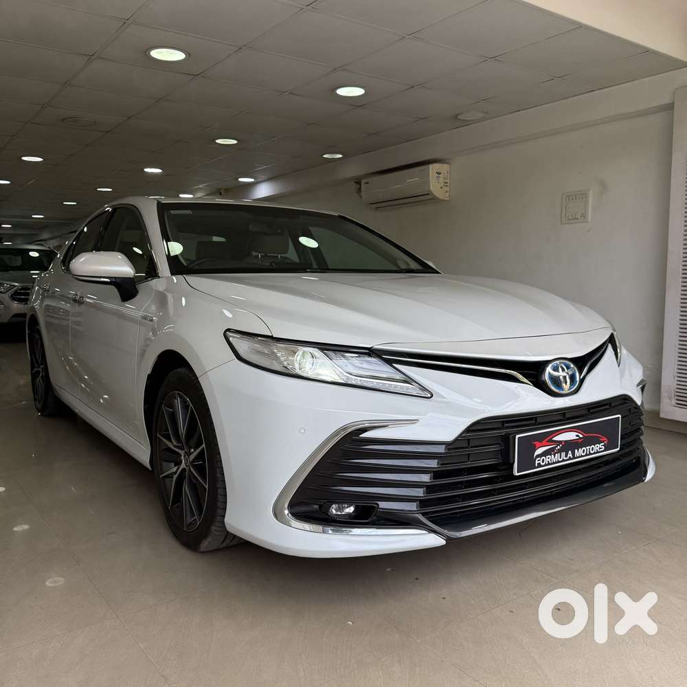 Toyota Camry Hybrid, 2022, Petrol