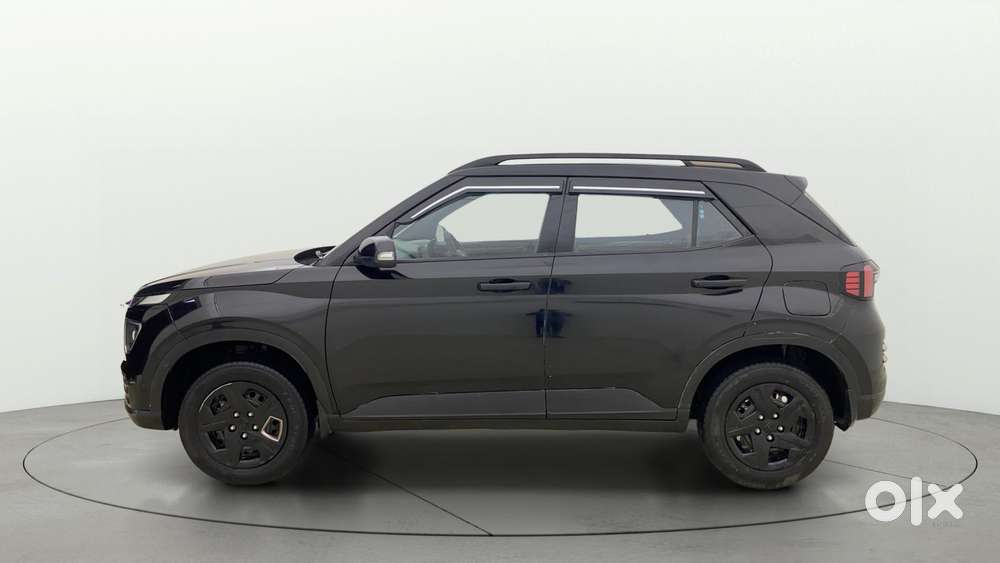Hyundai Venue S (o) 1.2 Petrol Knight Edition, 2024, Petrol