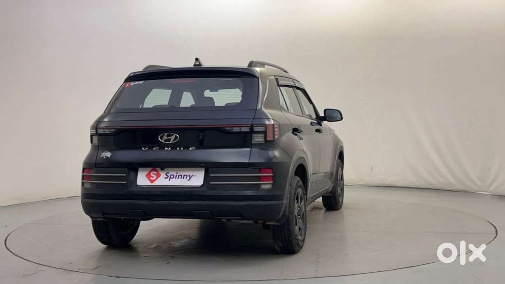 Hyundai Venue Sx Knight Edition Mt, 2025, Petrol