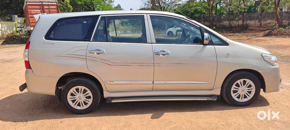 Toyota Innova 2.5 G (diesel) 8 Seater, 2015, Diesel