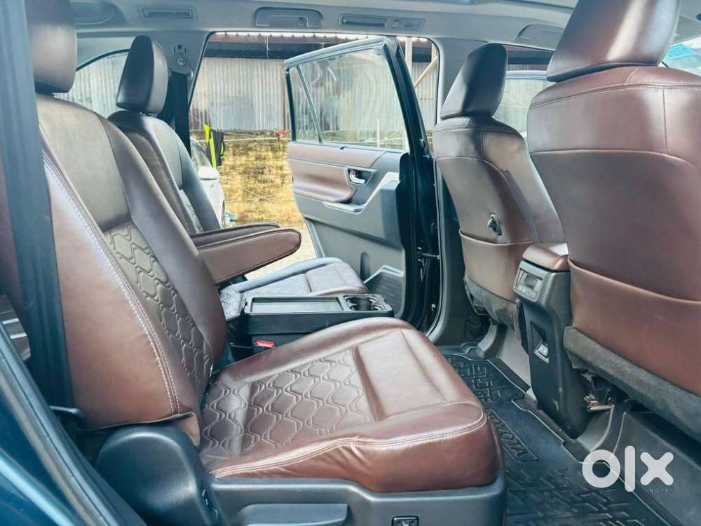 Toyota Innova Hycross 2.0 Zx (o) Hybrid 7 Str, 2023, Petrol