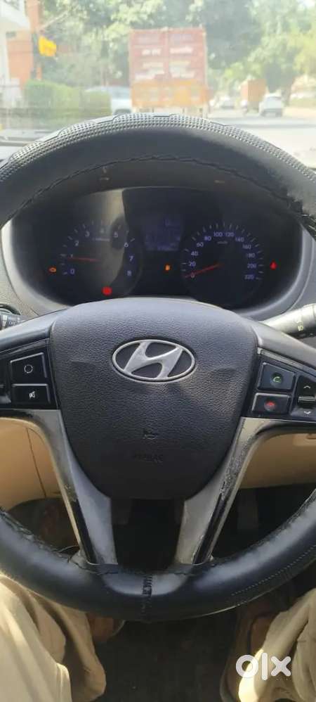 I20 Asta With Sunroof