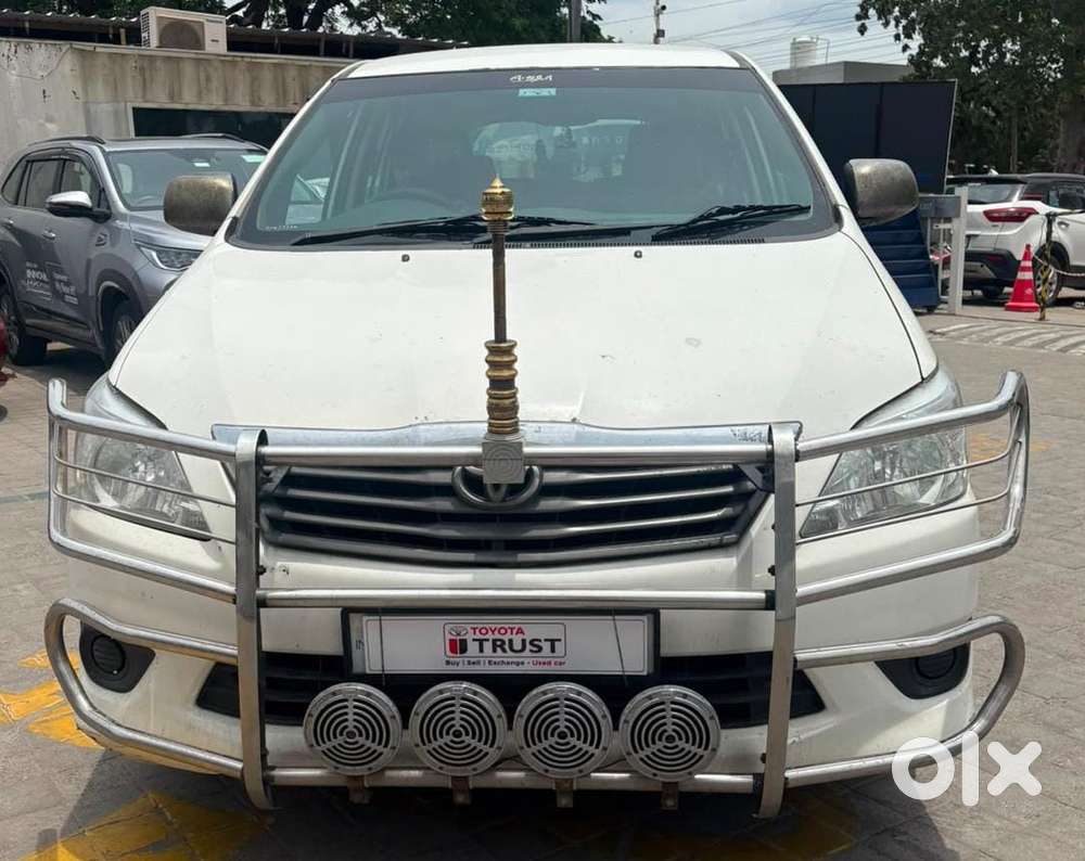 Toyota Innova 2.5 G (diesel) 8 Seater, 2013, Diesel