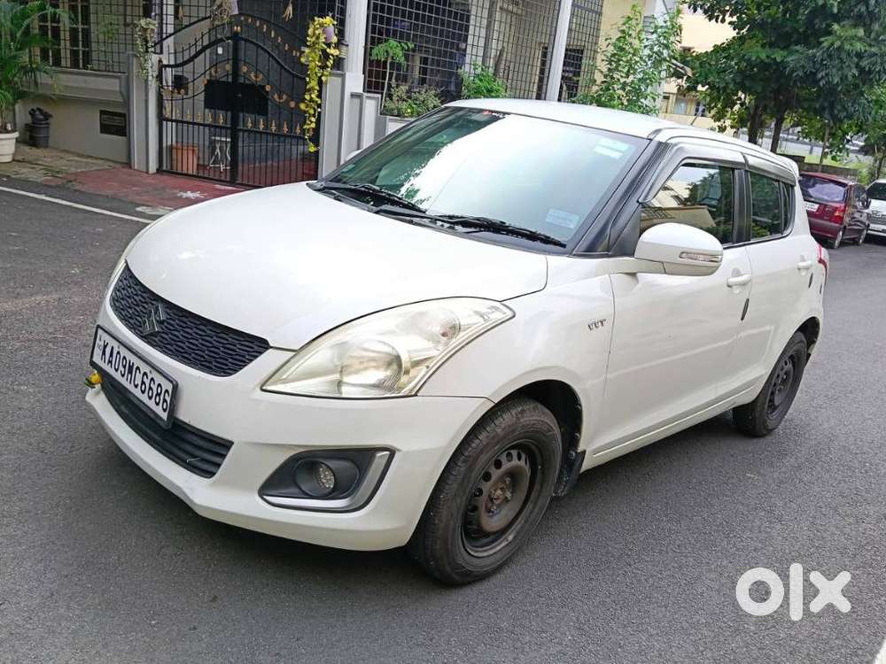 Maruti Suzuki Swift Vxi + Manual, 2017, Petrol