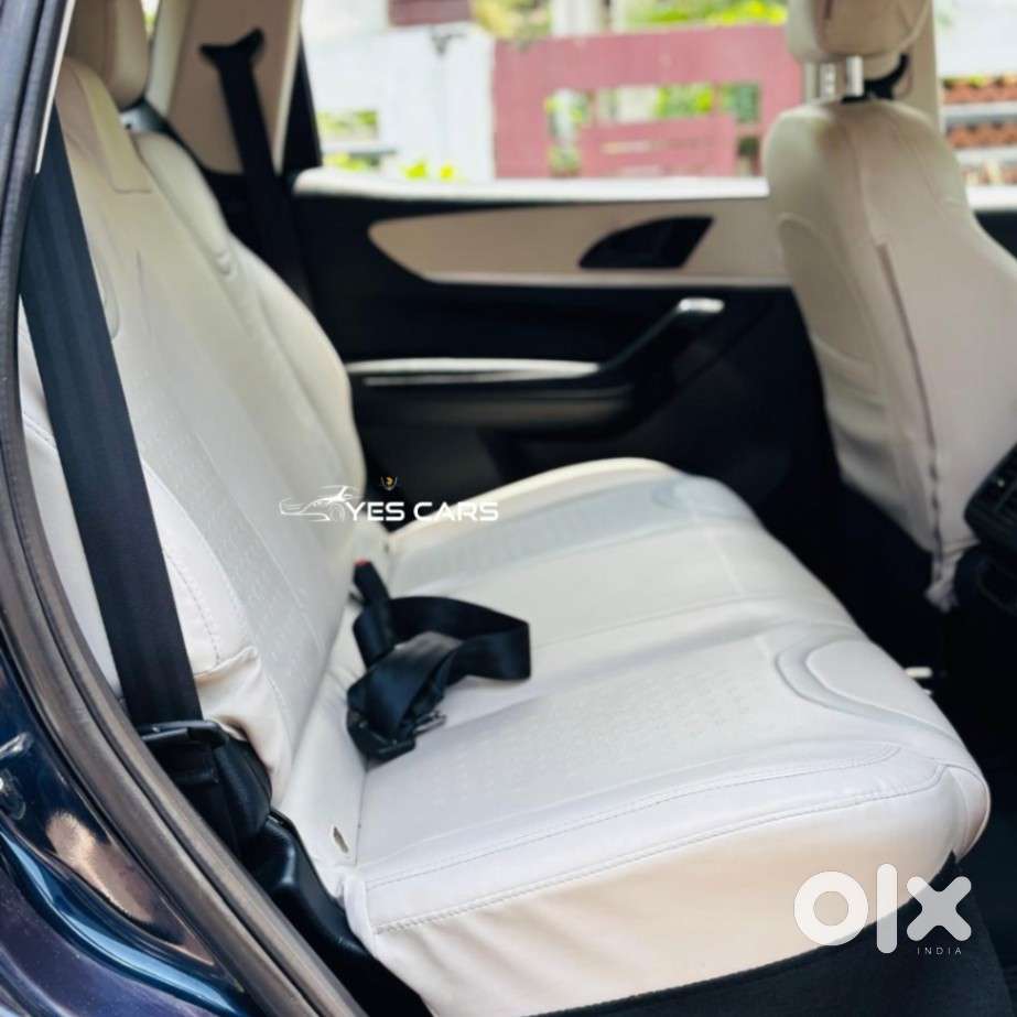Mahindra Xuv700 2.0 Ax 5 Petrol At Str, 2022, Diesel