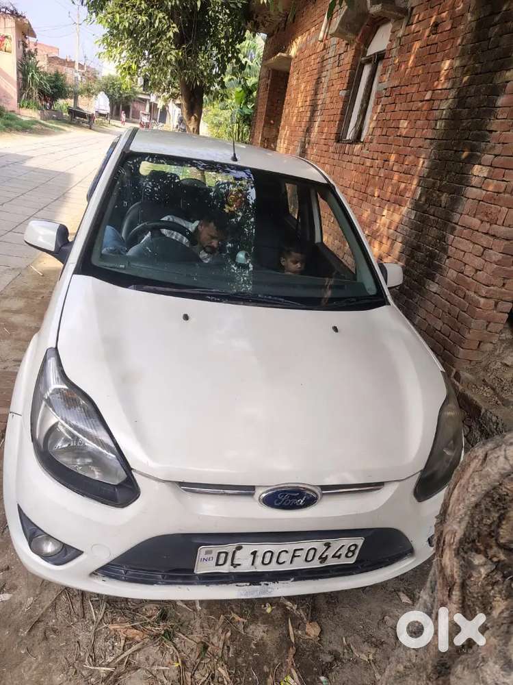 Ford Fiesta 2012 Petrol 70000 Km 2027 Valid