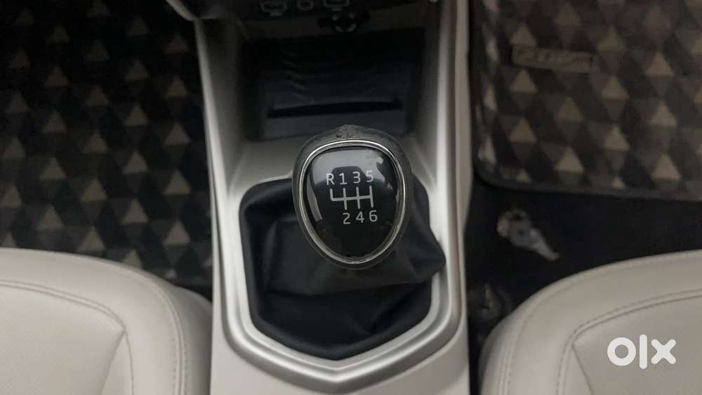 Mahindra Xuv300 W8 Option, 2022, Petrol