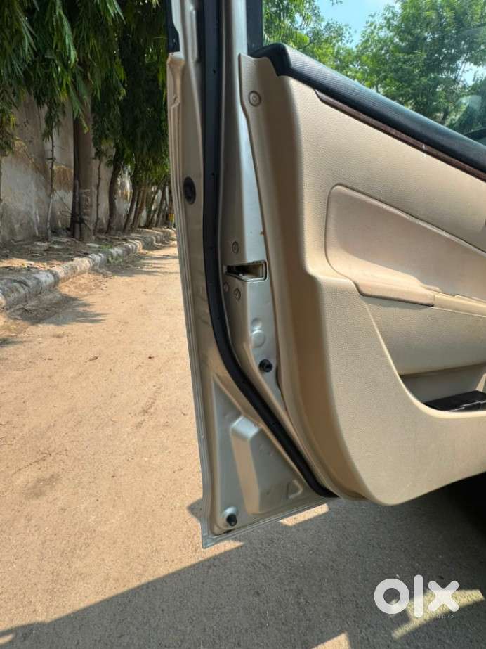 Maruti Suzuki Dzire 1.2 Vxi, 2015, Petrol